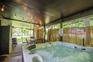Sparkling Hot Tub