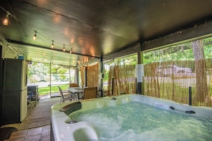 Sparkling Hot Tub