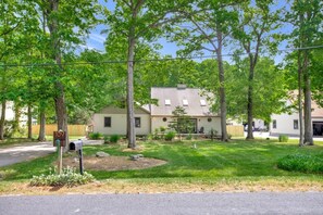 Beautiful property with long driveway - great for families with multiple cars