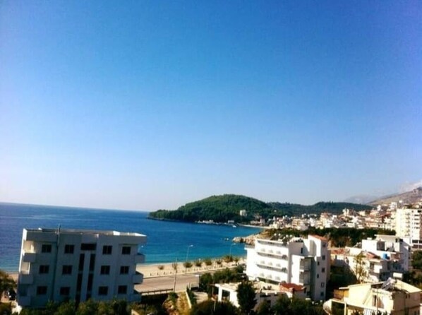 Vista para praia/oceano