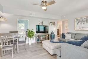Living Room | Smart TV