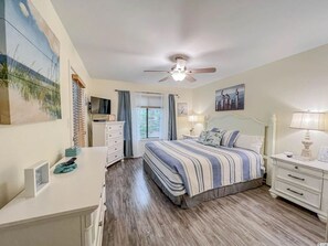 King Bed in Main Bedroom
