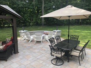 Patio Dining / Firepit 