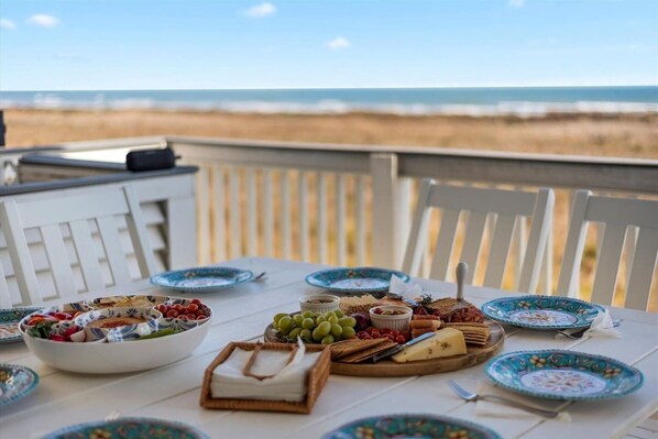 8-seater table