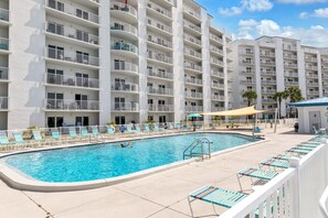Moonspinner pool