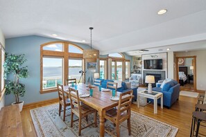 Top Level Dining Area