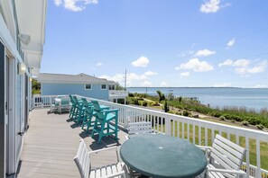 Top Level Soundfront Deck