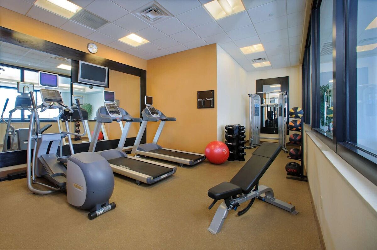 Portland’s Waterfront Gem: Indoor Pool | Breakfast | 24h Fitness Center | Pet-Friendly