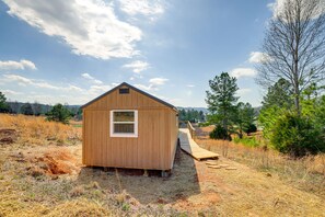 Cabin Exterior | Step-Free Ramp