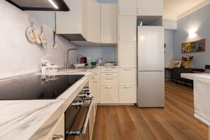 Cabinetry, Countertop, Sink, Kitchen, Wood, Tap, Kitchen Sink, Interior Design, Flooring, Drawer