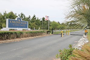 Vista frontal de la propiedad