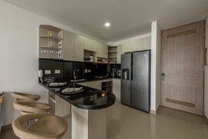 T3P 4483 HDR