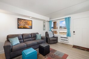 The furnishings are all new at Ozark Oasis.
