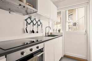 The kitchen has also been completely renovated in 2023 and is fully equipped with all the utensils you need to prepare delicious meals at home!