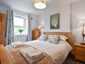 Double bedroom | Southbank Cottage, Errol, near Perth