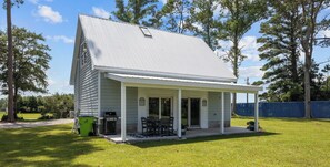 Comfortable porch with grill