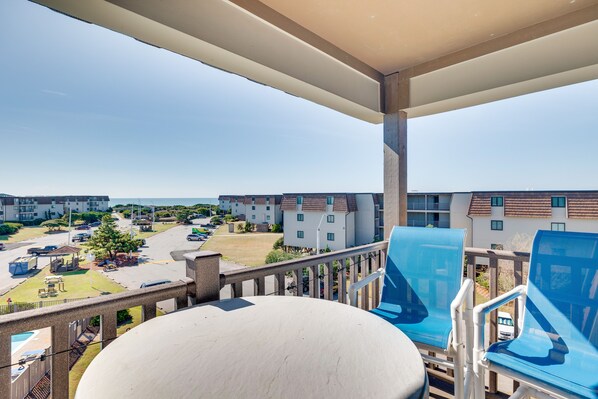 Atlantic Beach Vacation Rental | 2BR | 2BA | Stairs Required | 820 Sq Ft