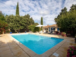 Water, Cloud, Sky, Plant, Property, Building, Swimming Pool, Azure, Tree, Body Of Water