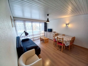 Meubles, Table, Bâtiment, Chaise, Confort, Bois, Design Intérieur, Sol, Sol, Salon