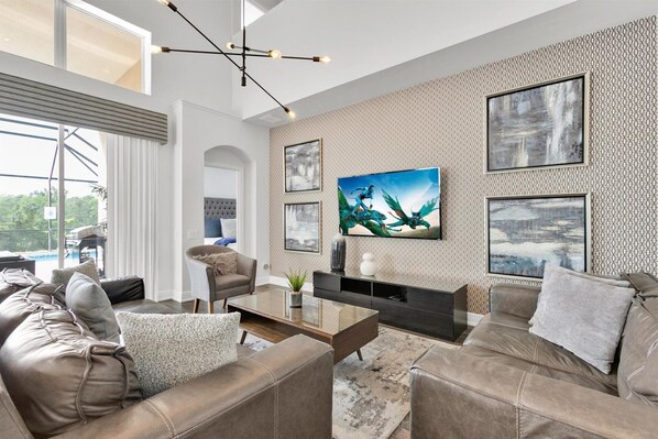 Living Room
65" Smart TV