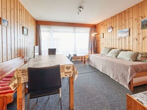 Möbel, Eigentum, Tabelle, Holz, Komfort, Textil, Beleuchtung, Interior Design, Die Architektur, Flooring