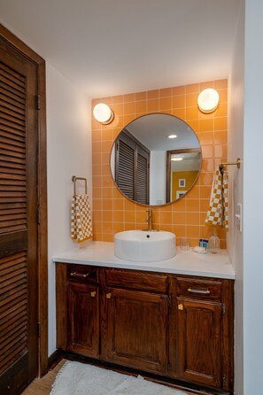 The private bath