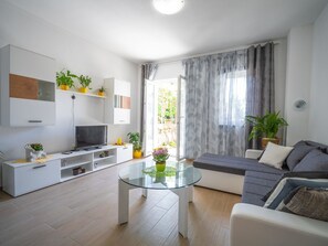 Propriété, Plante, Meubles, Table, Plante D'Appartement, Canapé, Design Intérieur, Salon, Sol