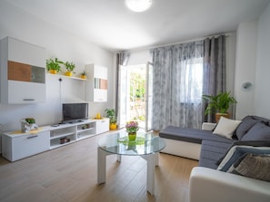 Propriété, Plante, Meubles, Table, Plante D'Appartement, Canapé, Design Intérieur, Salon, Sol