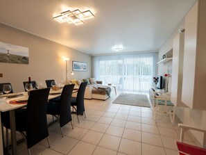 Möbel, Eigentum, Tabelle, Stuhl, Beleuchtung, Interior Design, Fussboden, Flooring, Gebäude, Wand