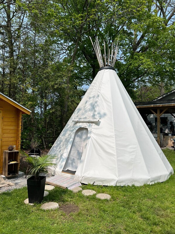 Glamp here