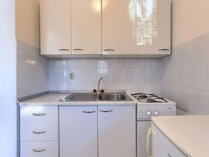 Cabinetry, Property, Building, Kitchen Sink, White, Sink, Kitchen, Kitchen Stove, Countertop, Interior Design