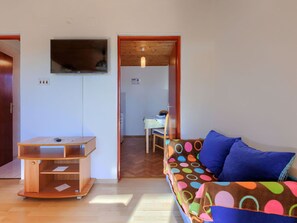 Möbel, Komfort, Couch, Interior Design, Holz, Fussboden, Wohnzimmer, Flooring, Tabelle, Kissen