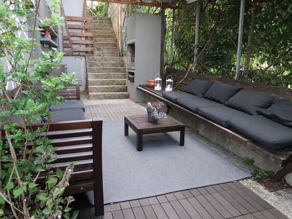 Plante, Meubles, Table, Propriété, Canapé, Bâtiment, Bois, Mobilier De Jardin, Design Intérieur, Canapé-Lit