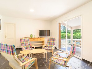 Möbel, Eigentum, Stuhl, Holz, Fenster, Bilderrahmen, Couch, Wohnzimmer, Fussboden, Flooring