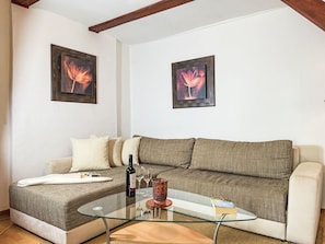 Meubles, Canapé, Design Intérieur, Sol, Sol, Salon, Pièce, Domicile, Éclairage, Coussin