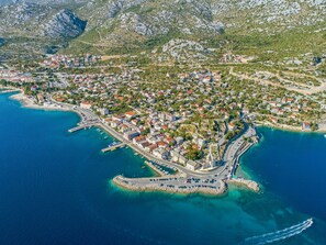 Water, Water Resources, Natural Landscape, Coastal And Oceanic Landforms, Urban Design, Building, Tree