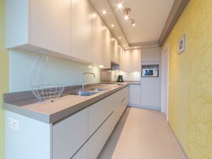 Zapfhahn, Cabinetry, Countertop, Sinken, Spüle, Armatur, Gebäude, Herd, Küche, Küchengerät