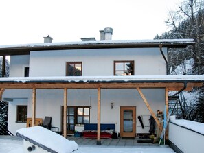 Gebäude, Eigentum, Himmel, Fenster, Schnee, Tür, Haus, Schatten, Baum, Hütte