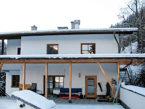 Gebäude, Eigentum, Himmel, Fenster, Schnee, Tür, Haus, Schatten, Baum, Hütte