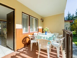 Tabelle, Möbel, Eigentum, Pflanze, Gebäude, Stuhl, Holz, Fenster, Interior Design, Zimmerpflanze
