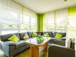 Möbel, Couch, Eigentum, Tabelle, Produkt, Komfort, Interior Design, Kissen, Wohnzimmer, Studio Couch