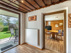 Möbel, Pflanze, Holz, Interior Design, Gebäude, Wohnzimmer, Stuhl, Die Architektur, Fussboden, Schatten