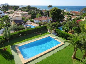 Plant, Water, Building, Property, Swimming Pool, Azure, Tree, Nature, Sky, Vegetation