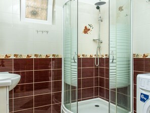 Gebäude, Armatur, Eigentum, Produkt, Grün, Badezimmer, Interior Design, Flooring, Fussboden, Wand