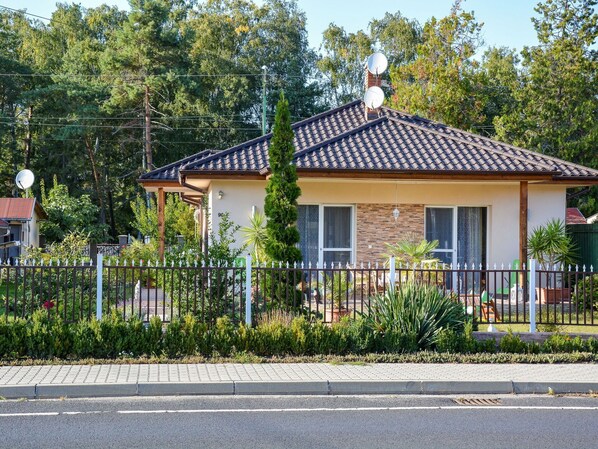 Plante, Bâtiment, Propriété, Fenêtre, Ciel, Maison, Arbre, Architecture, Porte, Lot Terre
