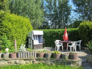 Plante, Communauté Des Plantes, Meubles, Table, Arbre, Feuille, Botanique, Paysage Naturel, Mobilier De Jardin, Végétation