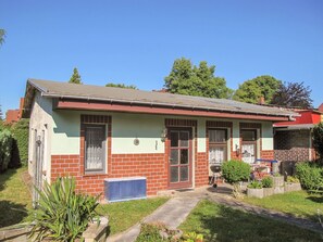 Plante, Ciel, Bâtiment, Fenêtre, Arbre, Porte, Maison, Lot Terre, Herbe, Chalet