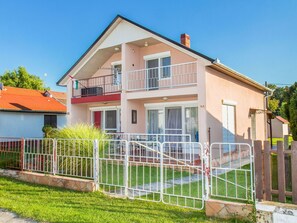 Building, Sky, Window, Plant, House, Fence, Land Lot, Tree, Porch, Cottage