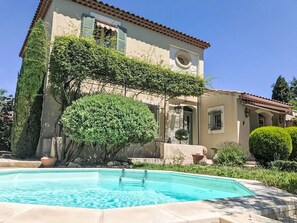 Zone Résidentielle, Maison, Domicile, Arbuste, Toit, Établissements Humains, Biens, Jardin, Piscine