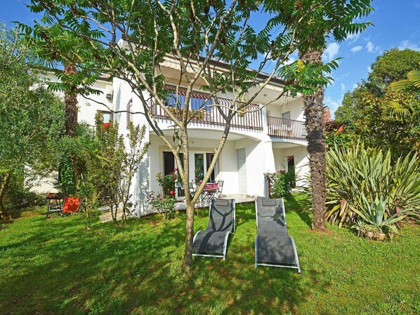 Property, Real Estate, House, Home, Building, Residential Area, Backyard, Yard, Tree, Estate